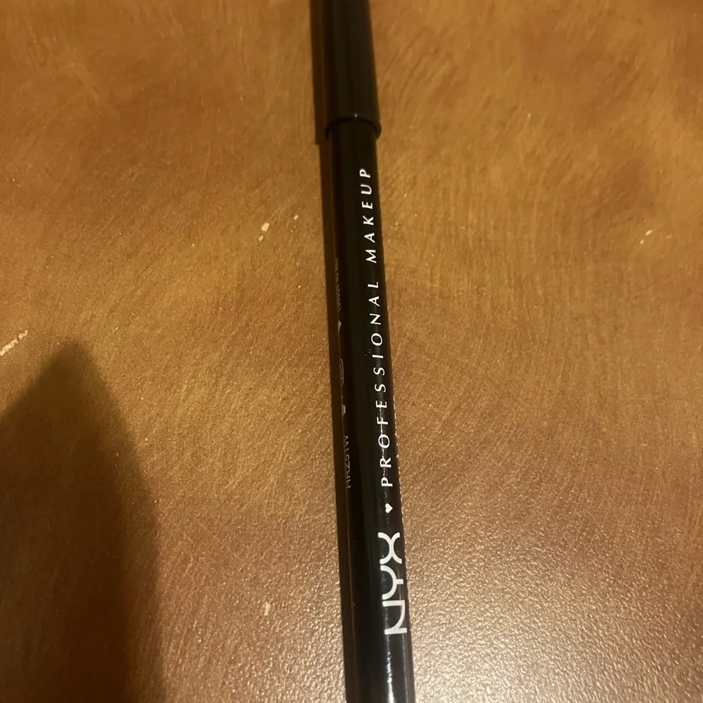 NYX Lip Liner